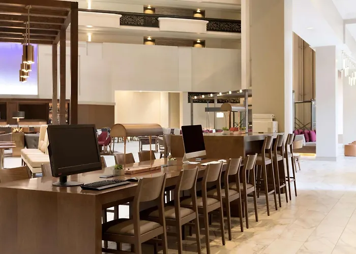 Hotel Embassy By Hilton Downtown North Phoenix