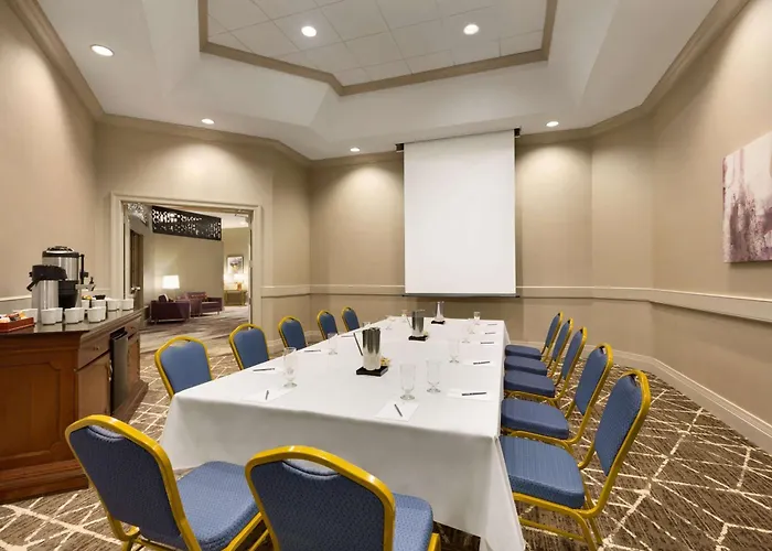 Embassy By Hilton Downtown North 3* Phoenix
