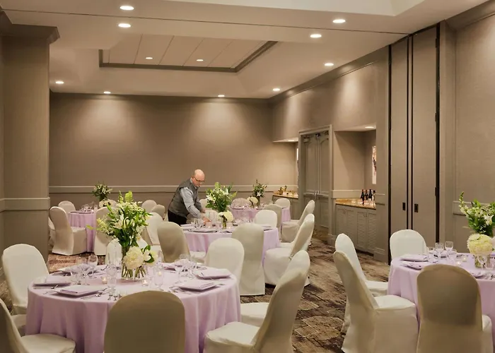Embassy By Hilton Downtown North 3* Phoenix