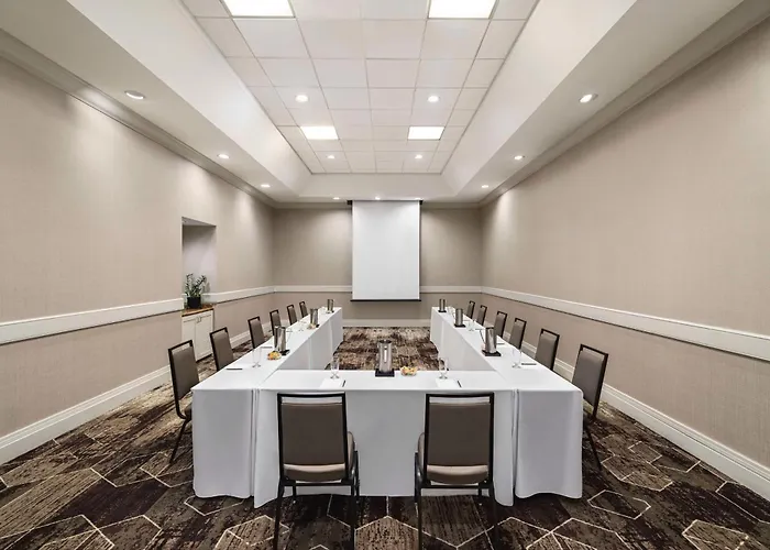 Embassy By Hilton Downtown North 3*
