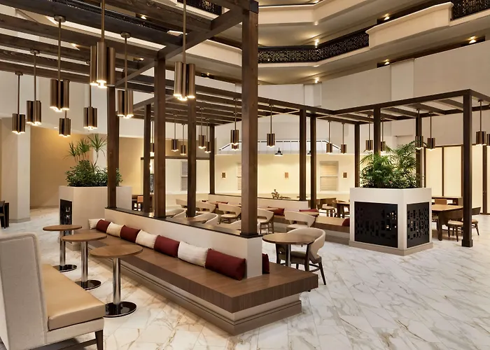 Hotel Embassy By Hilton Downtown North 3*
