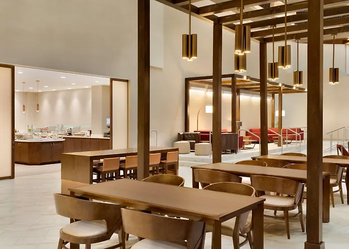 Embassy By Hilton Downtown North 3*