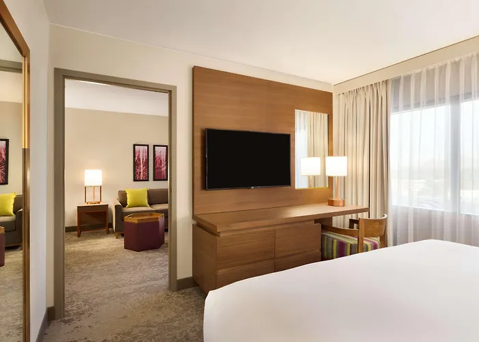 Hotel Embassy By Hilton Downtown North