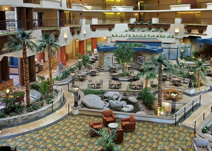 Hotel Embassy By Hilton Downtown North