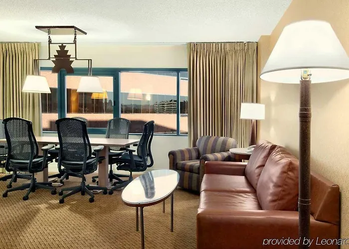Embassy By Hilton Downtown North Phoenix