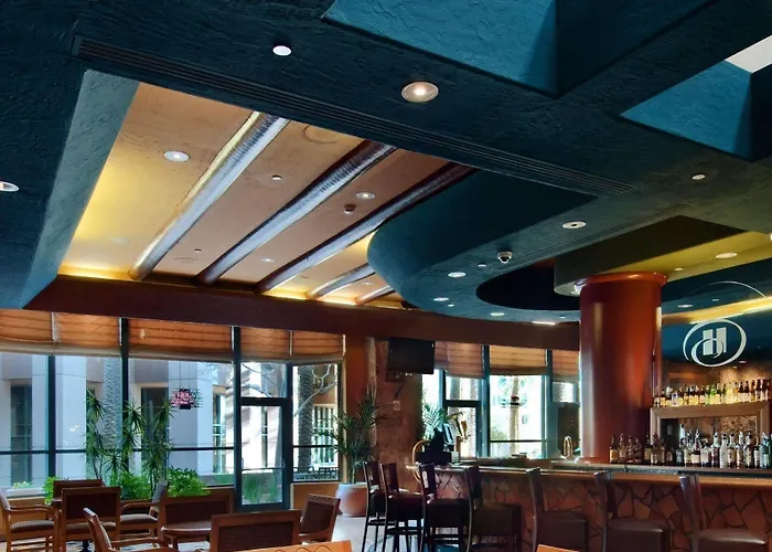 Hotel Embassy By Hilton Downtown North 3*
