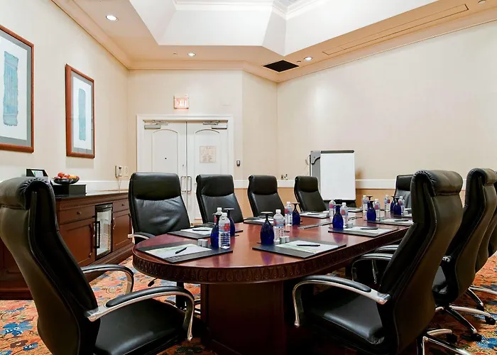 Embassy By Hilton Downtown North 3* Phoenix