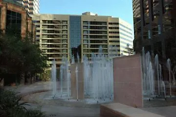 Hotel Embassy By Hilton Downtown North Phoenix